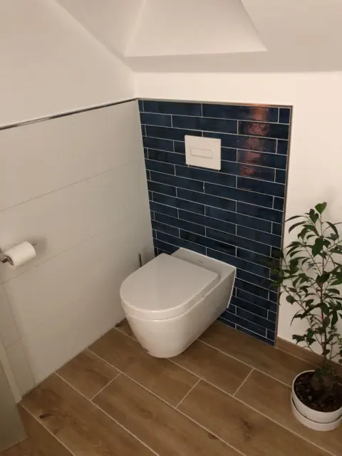 WC-Anbau und Fliesen